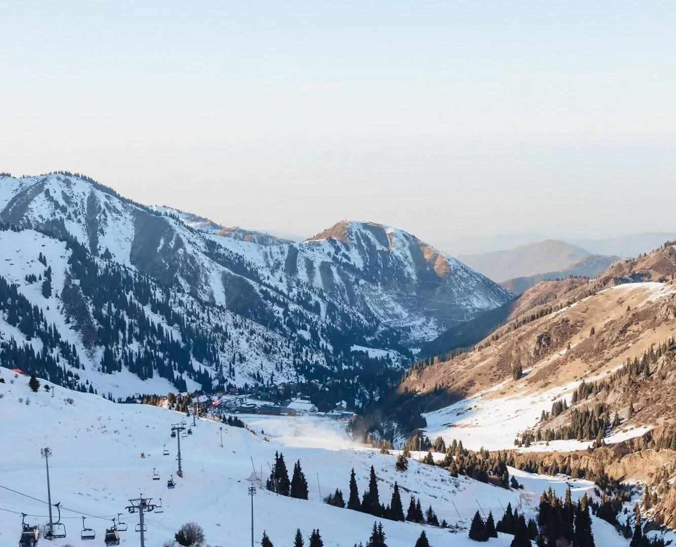 Le Mont Hotell Alma-Ata